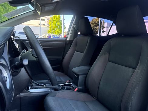 Used 2018 Toyota Corolla LE FWD image 22