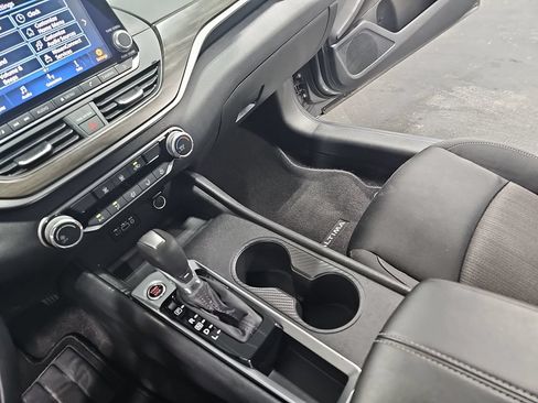 Certified 2025 Nissan Altima 2.5 SV FWD image 24