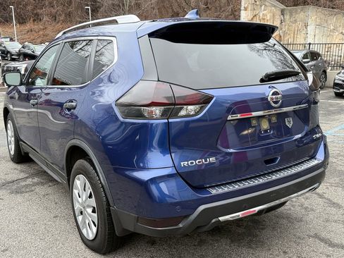 Used 2019 Nissan Rogue SV w/ Sun & Sound Touring Package image 3
