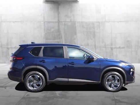 Used 2024 Nissan Rogue SV FWD image 5
