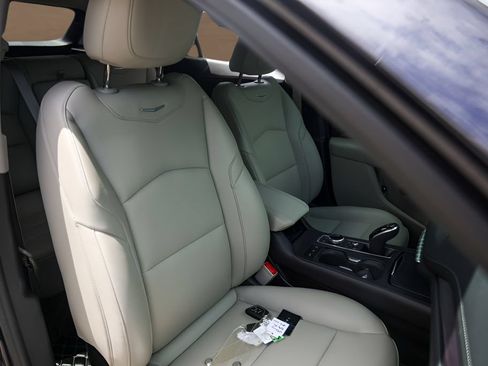 Used 2022 Cadillac XT4 Luxury FWD image 30
