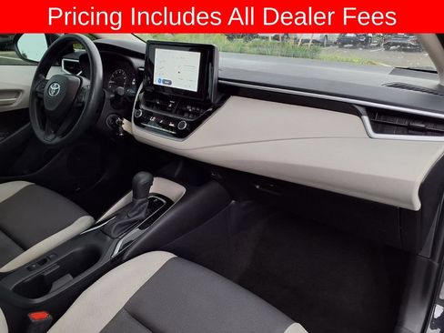 Used 2025 Toyota Corolla LE FWD image 10