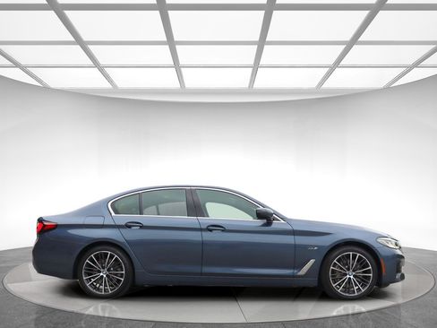Used 2023 BMW 530e xDrive w/ Premium Package AWD/4WD image 5