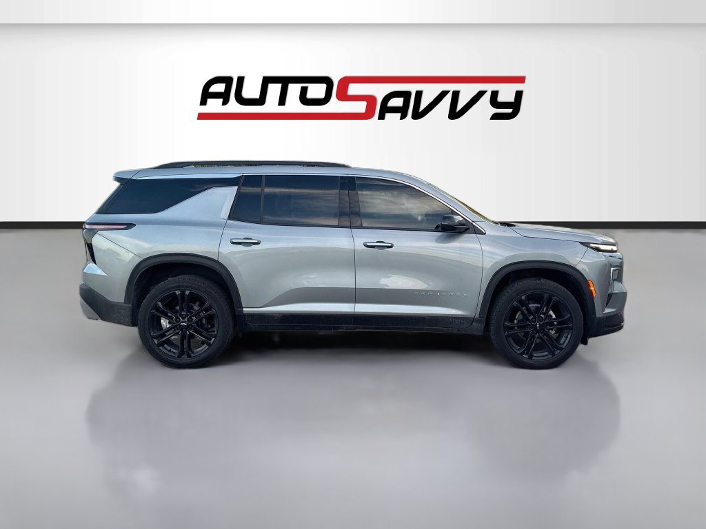 Used 2026 Chevrolet Traverse LT w/ LPO, Floor Liner Package FWD image 1