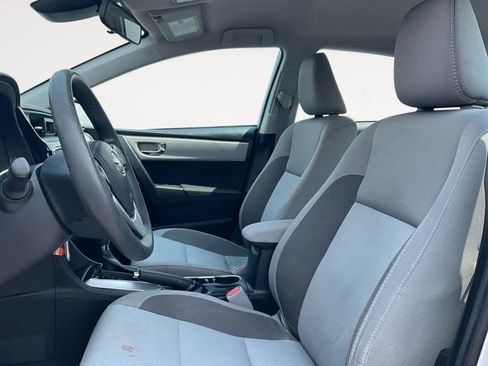 Used 2018 Toyota Corolla LE FWD image 11