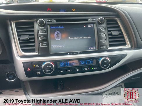 Used 2019 Toyota Highlander XLE image 16