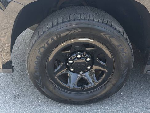 Used 2019 Chevrolet Tahoe 4WD image 32
