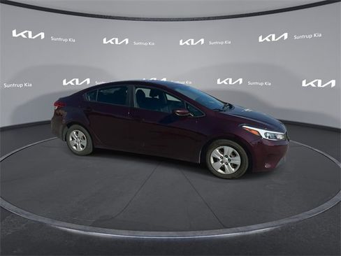 Used 2017 Kia Forte LX image 24