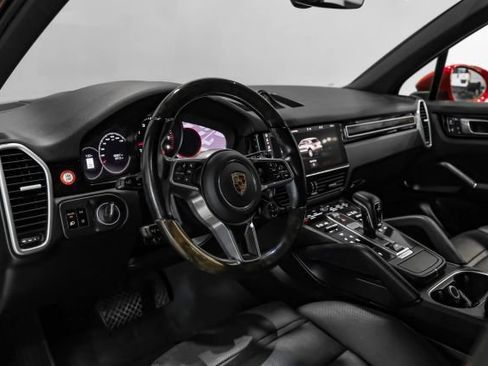 Used 2021 Porsche Cayenne AWD/4WD image 3