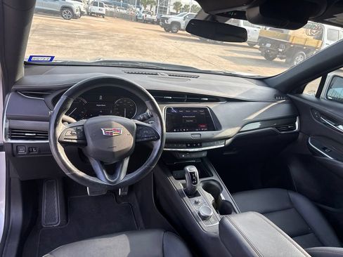 Used 2019 Cadillac XT4 Sport w/ Cold Weather Package FWD image 12