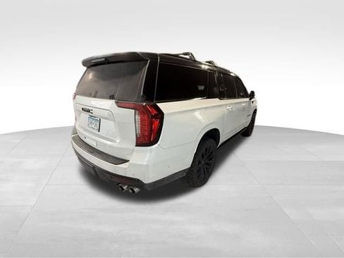 Used 2023 GMC Yukon XL Denali w/ Denali Reserve Package image 4