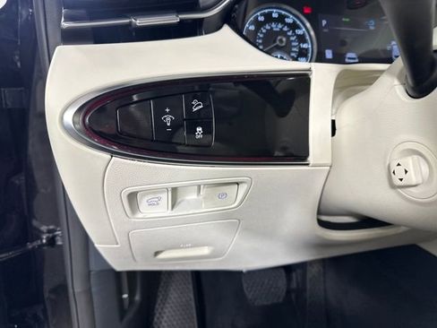 Used 2024 Genesis Electrified GV70 Advanced image 19