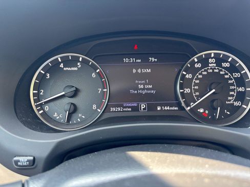 Used 2019 INFINITI QX50 Luxe w/ Navigation Package FWD image 20