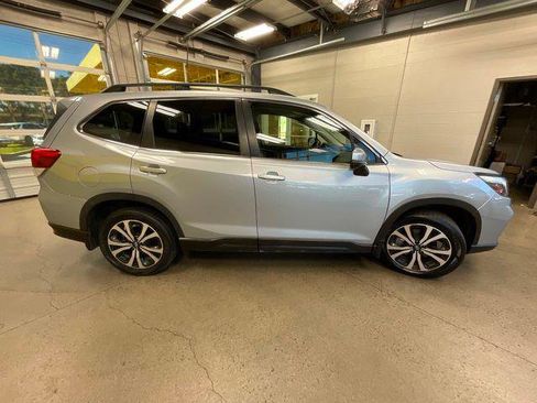 Used 2021 Subaru Forester Limited w/ Popular Package #3 image 6