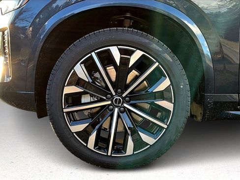 New 2026 Volvo XC90 B6 Plus image 13