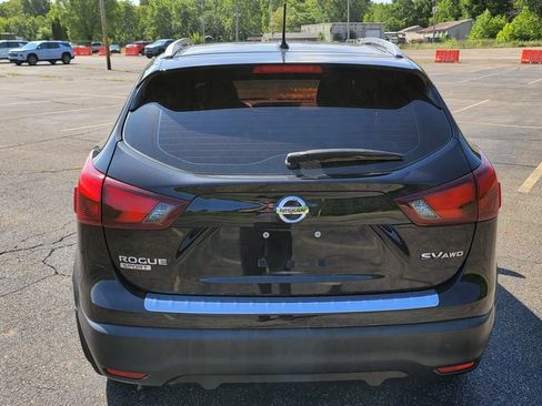 Used 2018 Nissan Rogue Sport SV w/ SV All-Weather Package AWD/4WD image 10