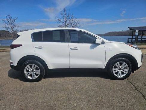 Used 2018 Kia Sportage LX image 4