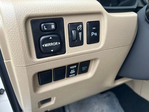 Used 2010 Toyota 4Runner SR5 AWD/4WD image 9