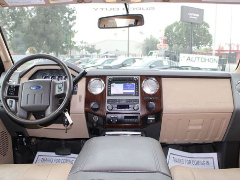 Used 2011 Ford F350 Lariat w/ Lariat Interior Pkg image 32