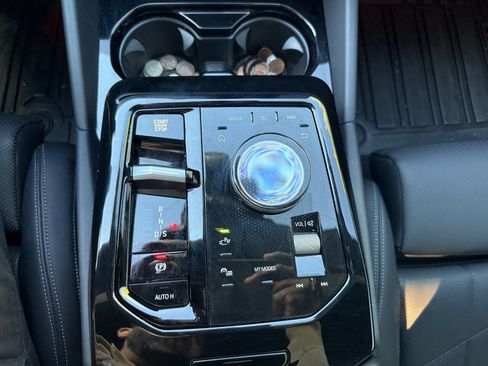 Used 2024 BMW 530i xDrive w/ Premium Package image 24