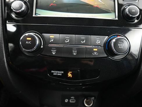 Used 2022 Nissan Rogue Sport S image 19