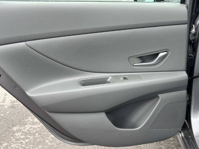 Used 2025 Hyundai Elantra Sport FWD image 20