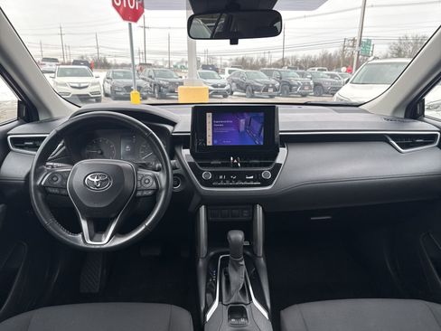 Used 2023 Toyota Corolla Cross LE image 18