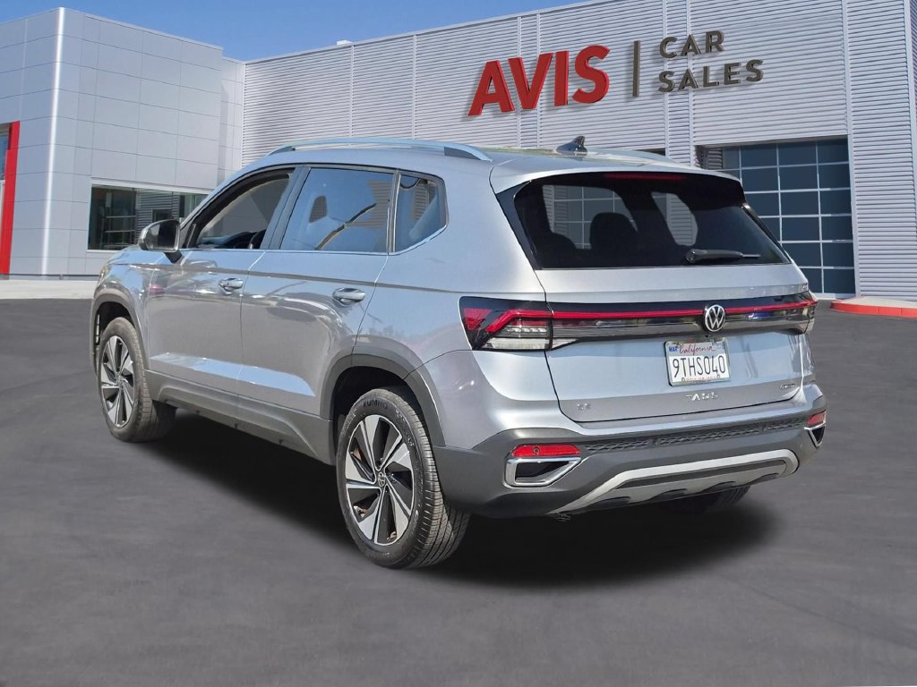 Used 2025 Volkswagen Taos SE AWD/4WD image 9