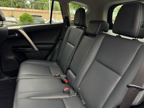 Used 2018 Toyota RAV4 Limited FWD image 16
