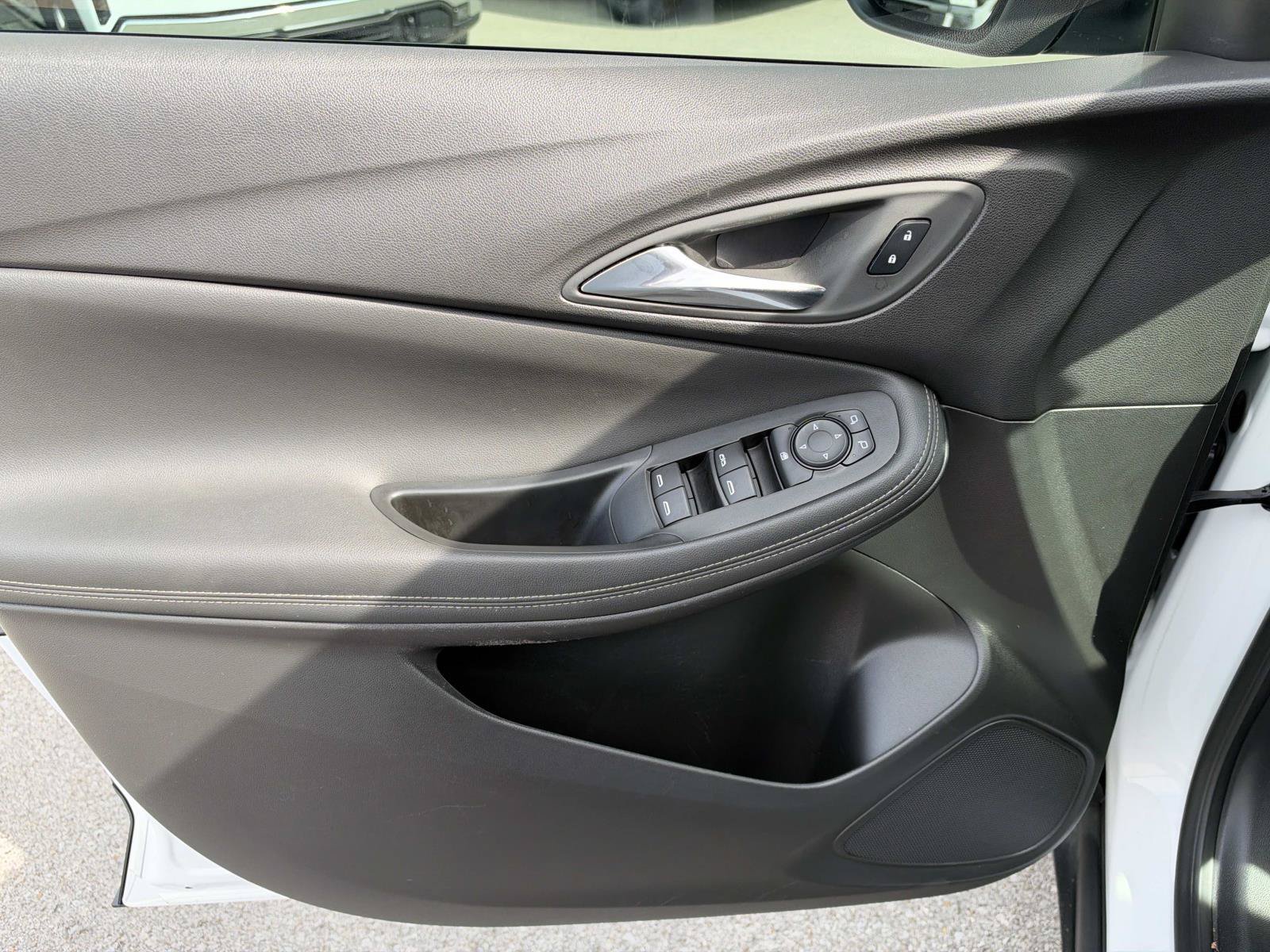 Used 2024 Buick Encore GX Preferred FWD image 12