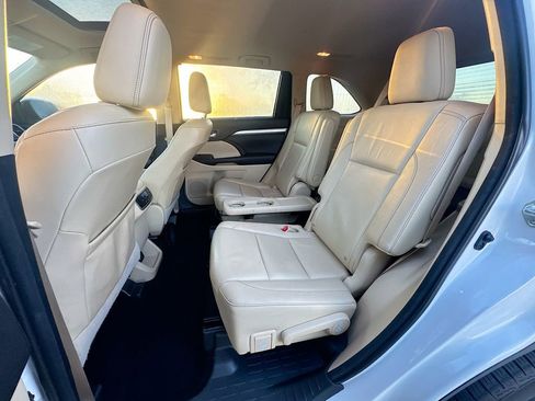 Used 2016 Toyota Highlander XLE image 31