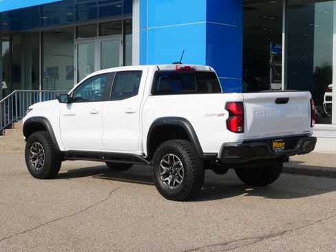 Used 2026 Chevrolet Colorado ZR2 w/ Technology Package AWD/4WD image 4