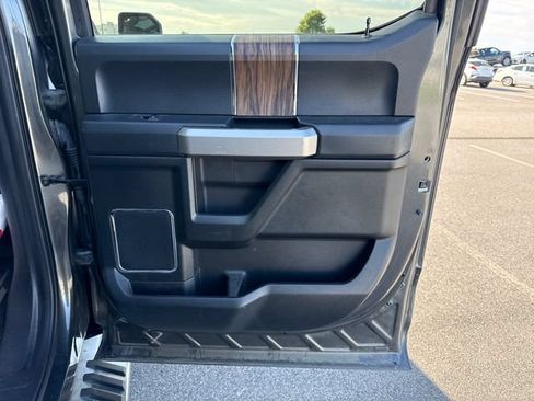 Used 2019 Ford F150 Lariat w/ Equipment Group 502A Luxury AWD/4WD image 16