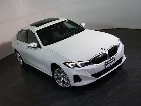 Used 2025 BMW 330i xDrive Sedan AWD/4WD image 7