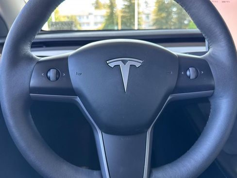 Used 2023 Tesla Model Y Long Range image 21