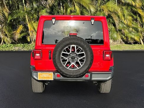 Used 2024 Jeep Wrangler Unlimited Sahara AWD/4WD image 7