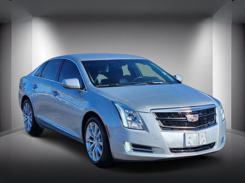 Used 2016 Cadillac XTS Luxury image 4