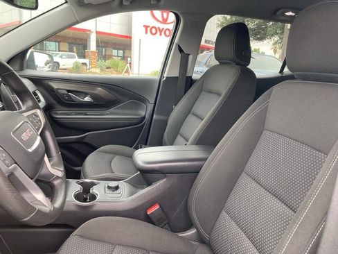 Used 2024 GMC Terrain SLE FWD image 9