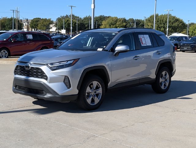 Used 2025 Toyota RAV4 XLE FWD image 10