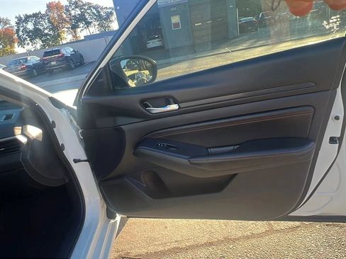 Used 2020 Nissan Altima 2.5 SR w/ Premium Package image 28