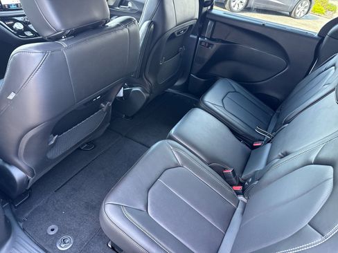 New 2026 Chrysler Pacifica Select image 12