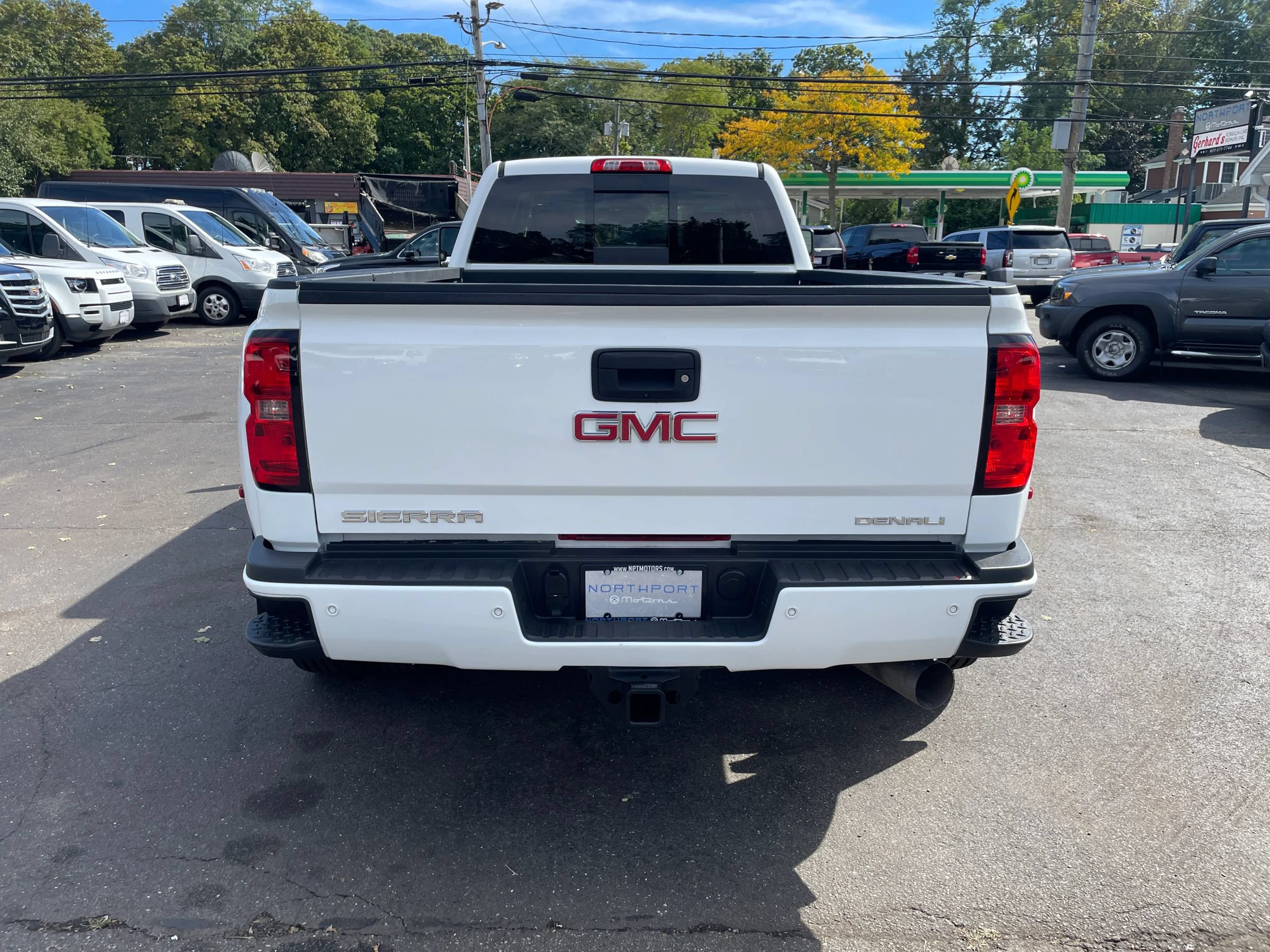 Used 2015 GMC Sierra 3500 Denali w/ Duramax Plus Package AWD/4WD image 4