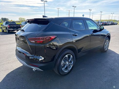 Used 2025 Chevrolet Blazer LT AWD/4WD image 5