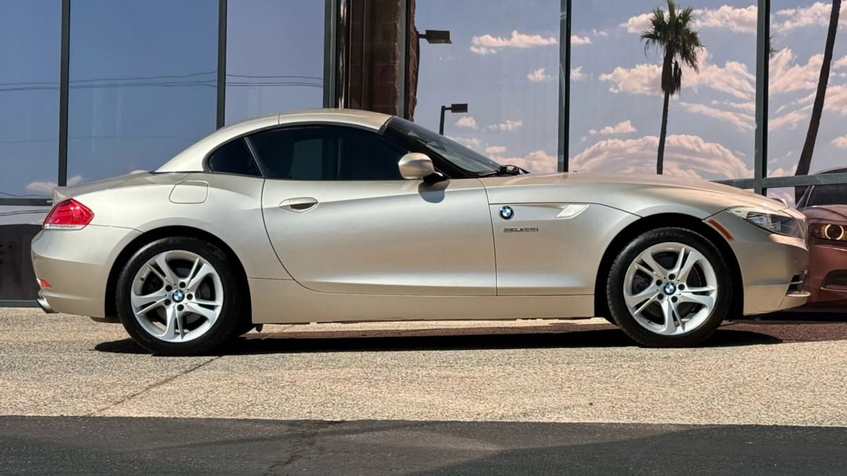 Used 2011 BMW Z4 sDrive35i RWD image 23