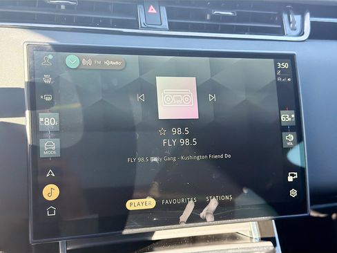 Used 2024 Land Rover Range Rover Evoque Dynamic SE image 31