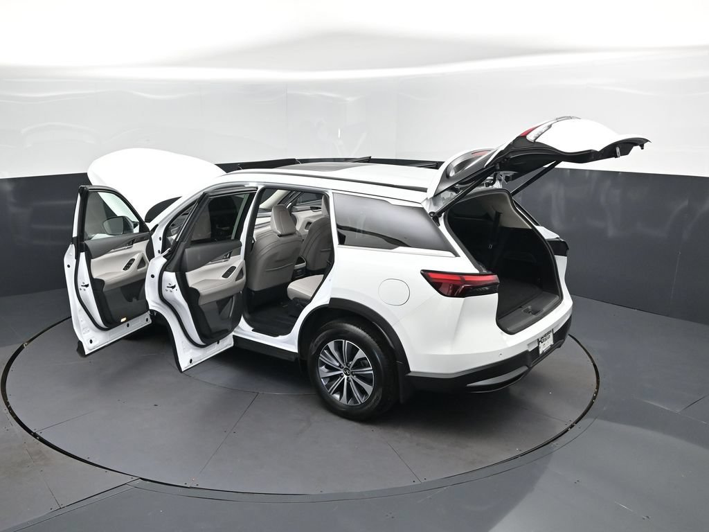 Used 2026 INFINITI QX60 Pure w/ Cargo Package FWD image 2