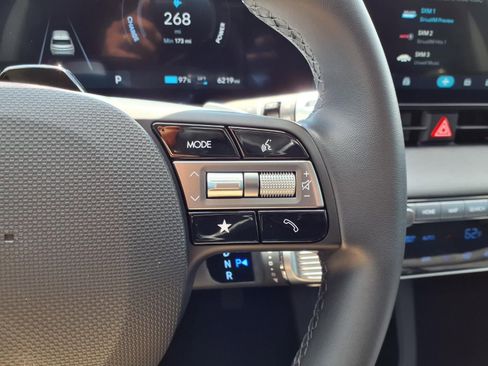 Used 2025 Hyundai Ioniq 5 SE RWD image 17