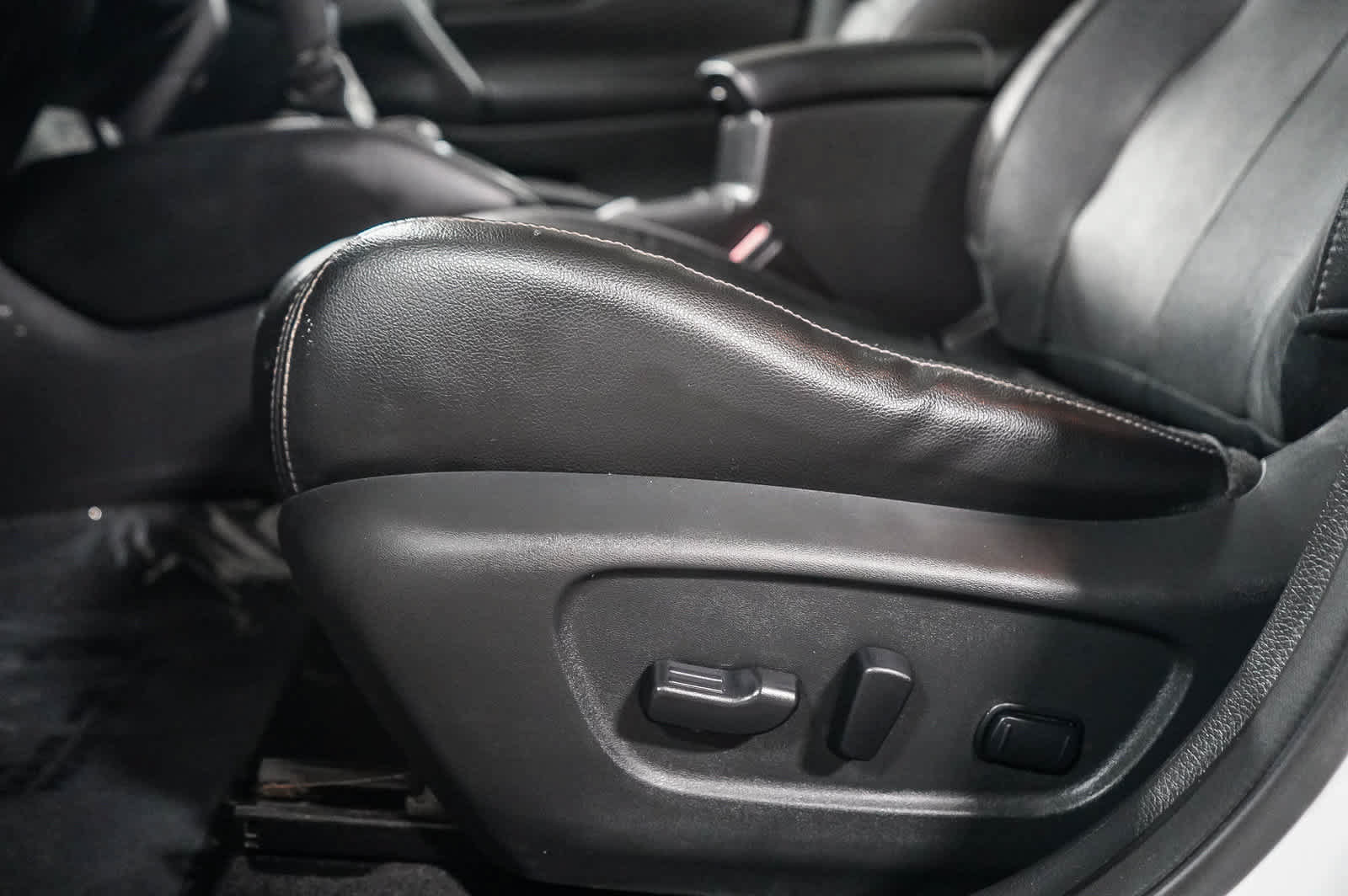 Used 2019 Nissan Rogue SL w/ Premium Package FWD image 20