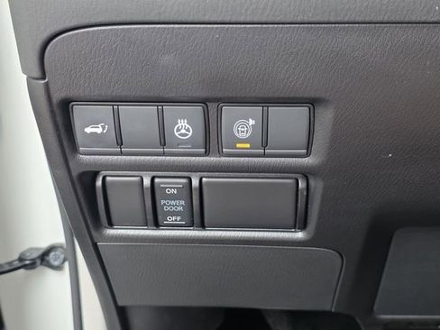 Used 2024 Nissan Armada Platinum w/ Captain's Chairs Package AWD/4WD image 36