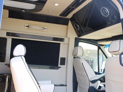 Used 2023 Mercedes-Benz Sprinter 3500 image 18
